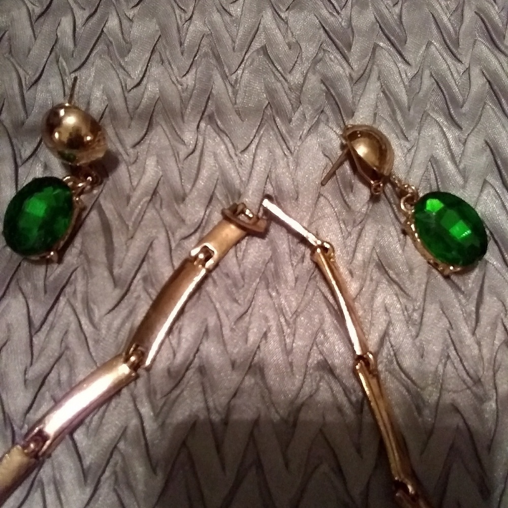 Jewelry - Picture 4 of 7